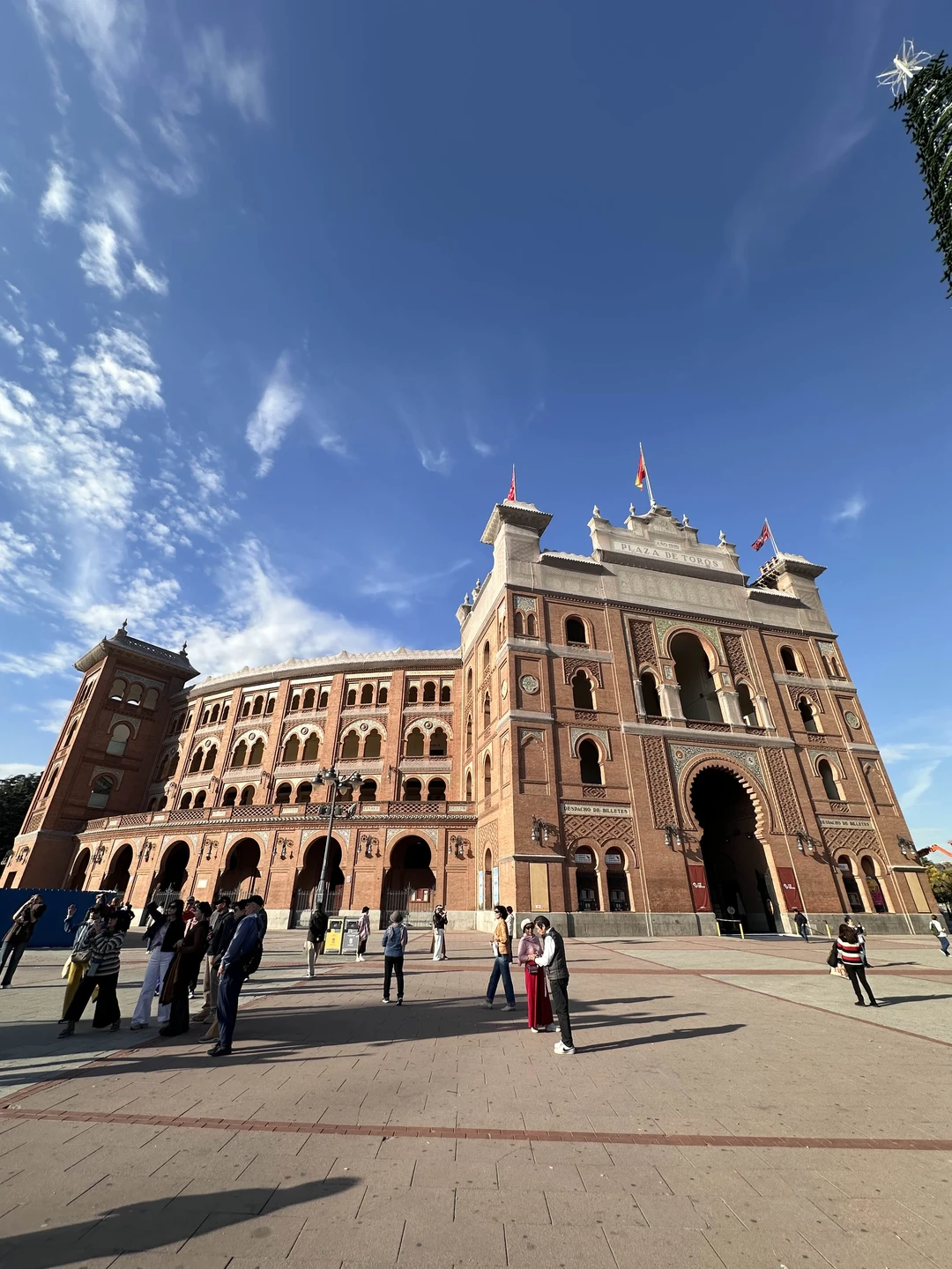 Экскурсия с Андреем — это как провести день с лучшим другом, который оказался ходячей энциклопедией по