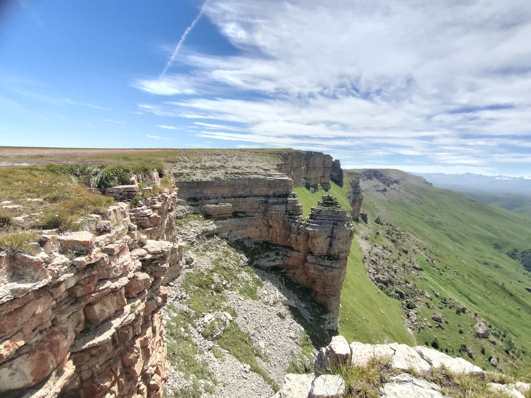 Чудесное место! Можно бесконечно смотреть на виды.