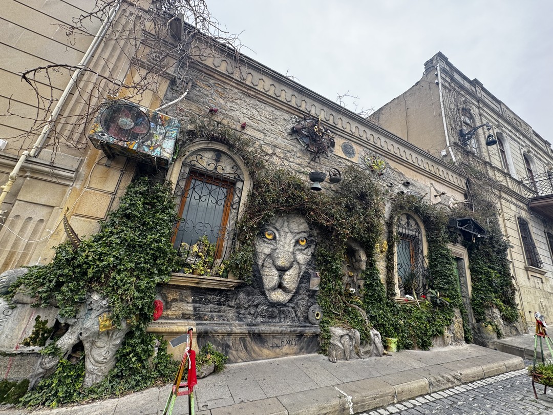 Знакомство с Баку прошло на одном дыхании: очень интересно, познавательно Рашад рассказал историю старого и нового