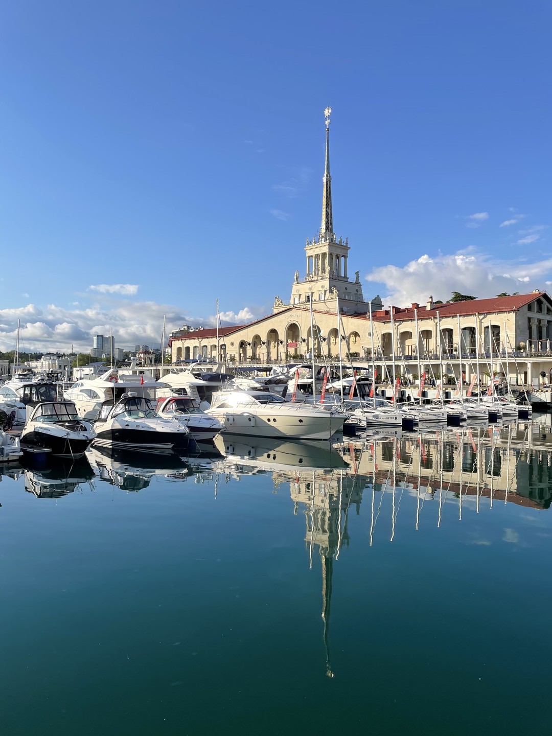 Экскурсия очень понравилась! Подача информации интересная, Елена показывала фотографии прошлых лет. Потрясающая красота! Рекомендую!