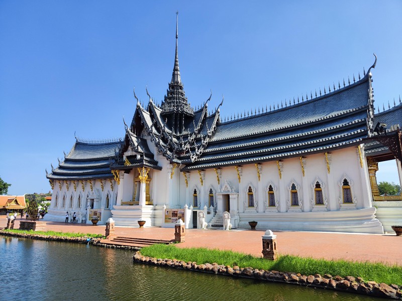 На встречу с легендами Сиама - из Бангкока (всё включено)