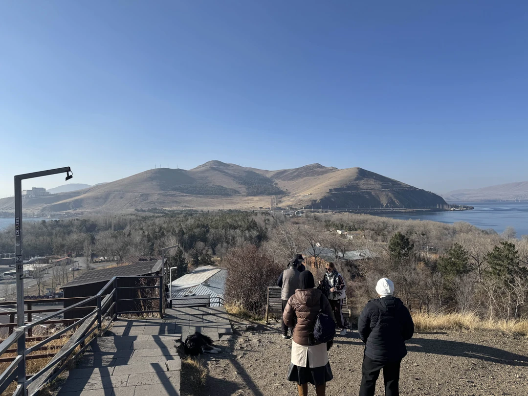 Прекрасно организованная экскурсия! Эдуард создал очень комфортные условия, очень информативно провел экскурсию во всех местах, организовал