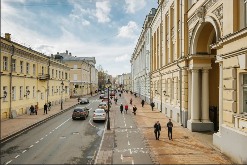 Прогулка по Никитскому бульвару