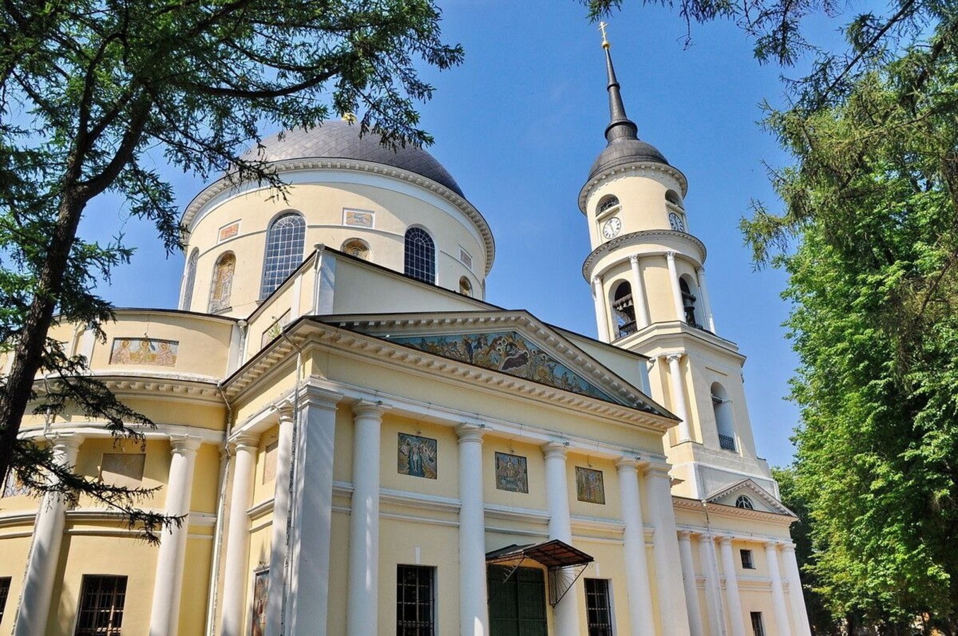 Главное изображение экскурсии - Красивое путешествие по старой Калуге и её храмам