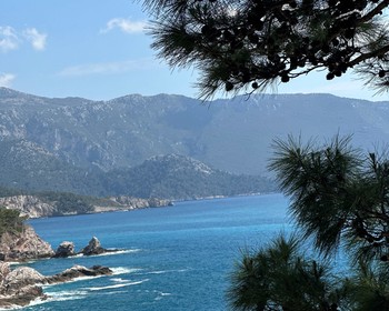 Два или три пляжа, деревня Едибурун