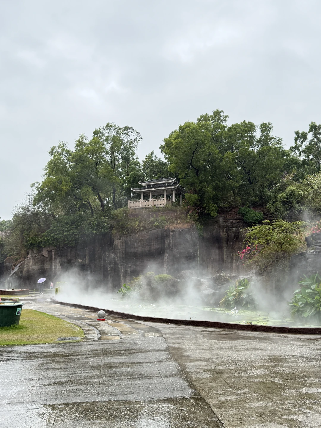 Погрузиться на 1 день в жизнь Гуанчжоу, удивиться как в Китае водят машины, попробовать традиционные блюда