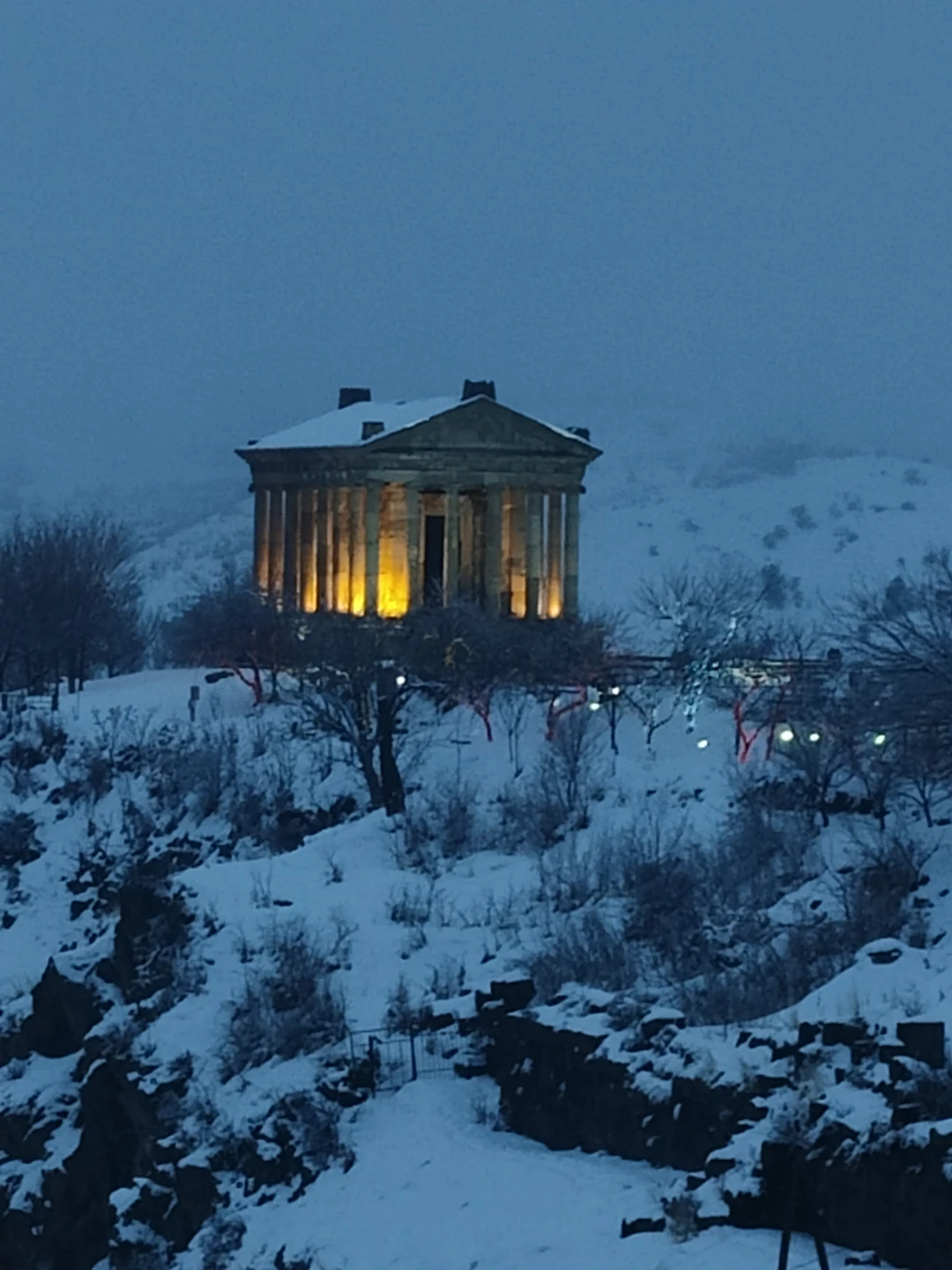 Спасибо Ованнесу за интересную экскурсию и внимательное, заботливое отношение!