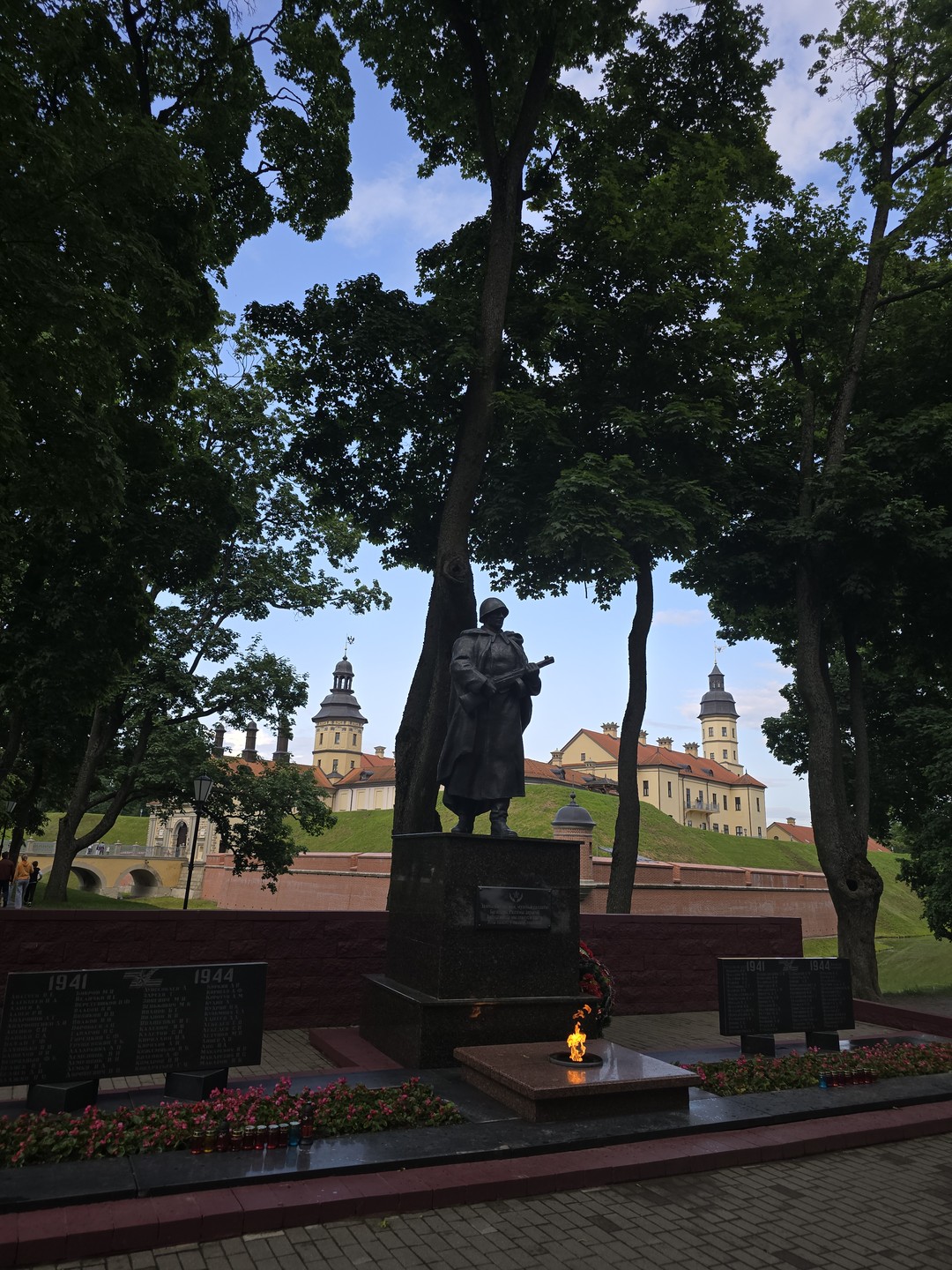 Отличная экскурсия, посмотрели самые главные точки города, рассказ был интересный. Много фактов. Спасибо, за знакомство с городом.