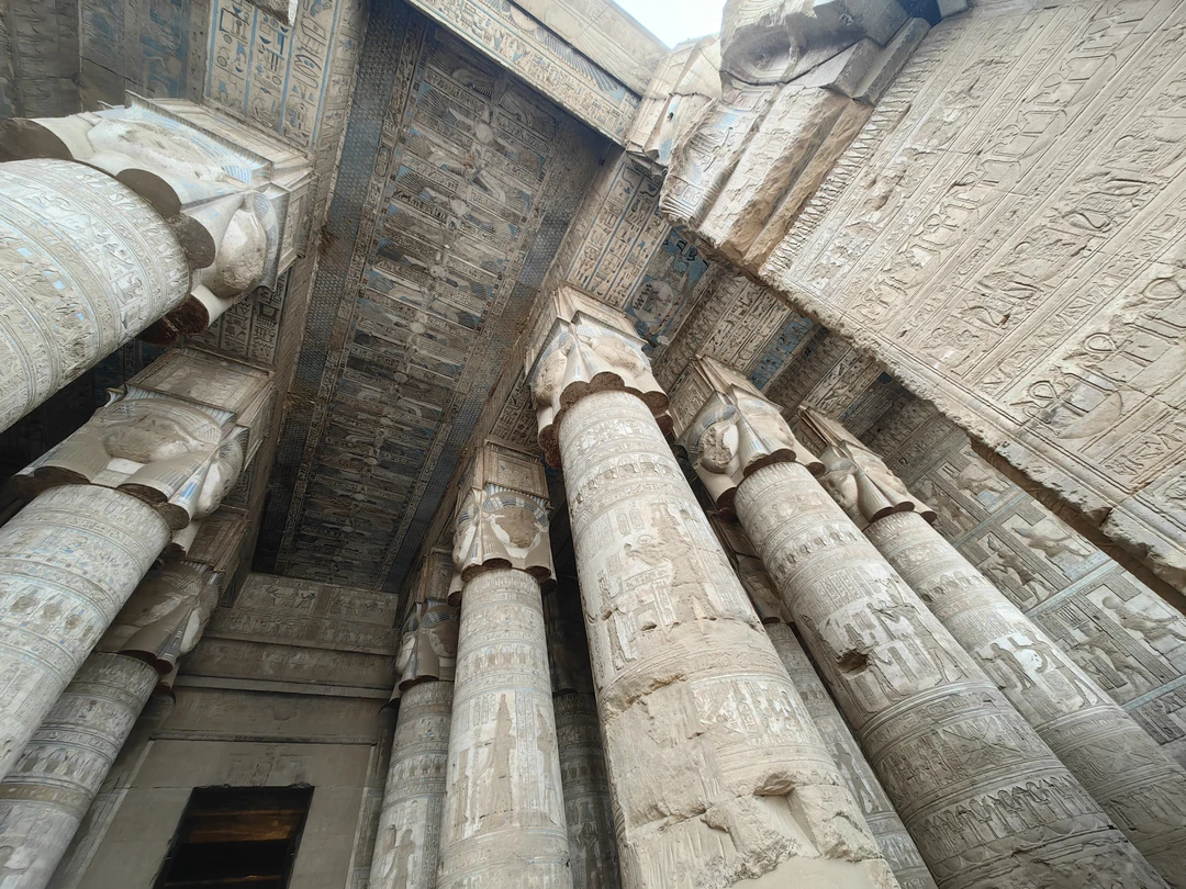 Все понравилось. Нас забрали из отеля утром в 4-15, что позволило нам миновать толпы людей. Экскурсию