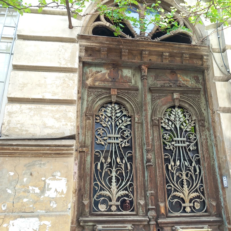 Прекрасное весеннее воскресное утро мы, гости из Санкт-Петербурга янаталия и Юлия, провели на экскурсии в Тбилиси,