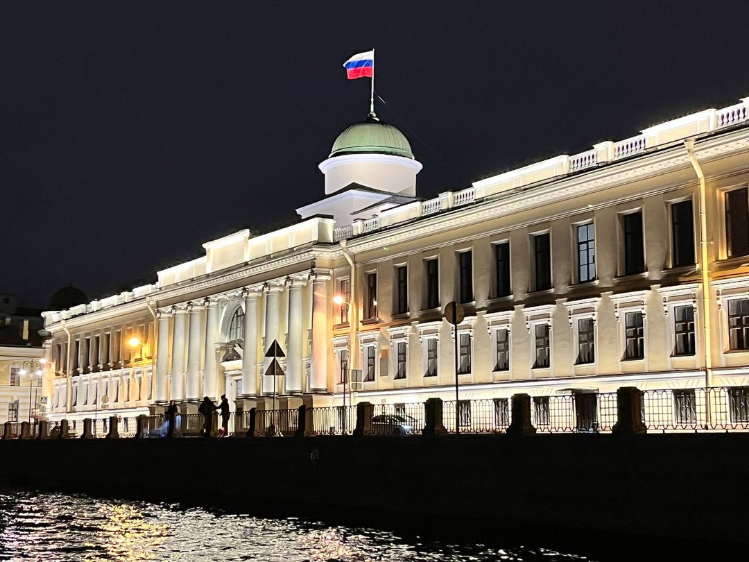 Водная экскурсия с аудиогидом на развод мостов (Юлия)