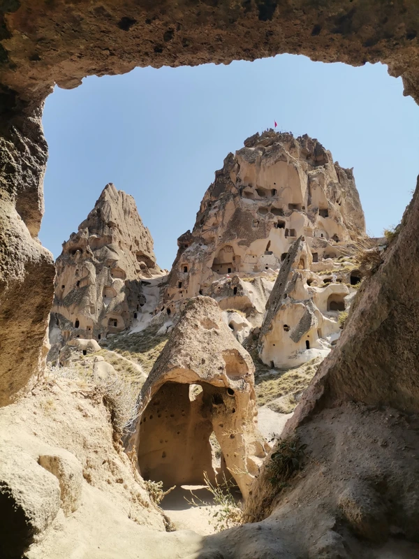 Каппадокия по вертикали: от крепости на скале до подземного города