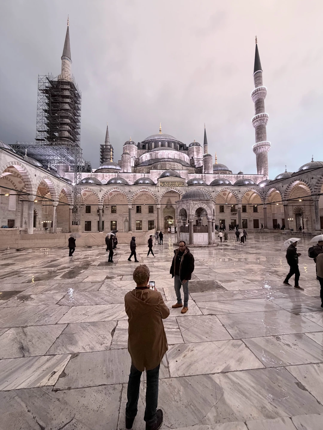 Огромное спасибо нашему гиду, три часа пролетели незаметно. Это была очень интересная экскурсия, однозначно рекомендую!