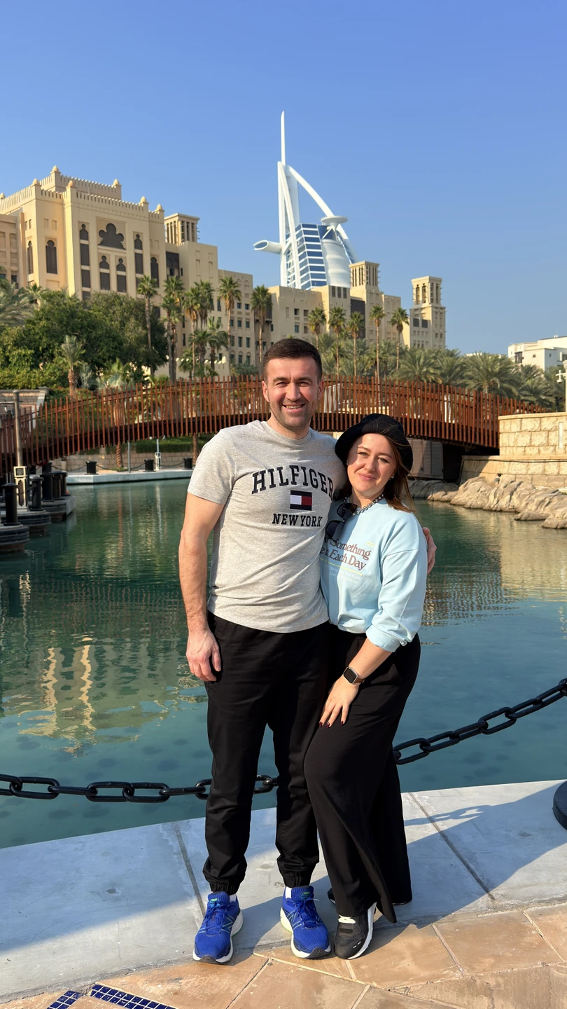 На 100000% рекомендуем!!!! Были с Миразизом на экскурсии по Дубаю. В городе и стране впервые. Раннее