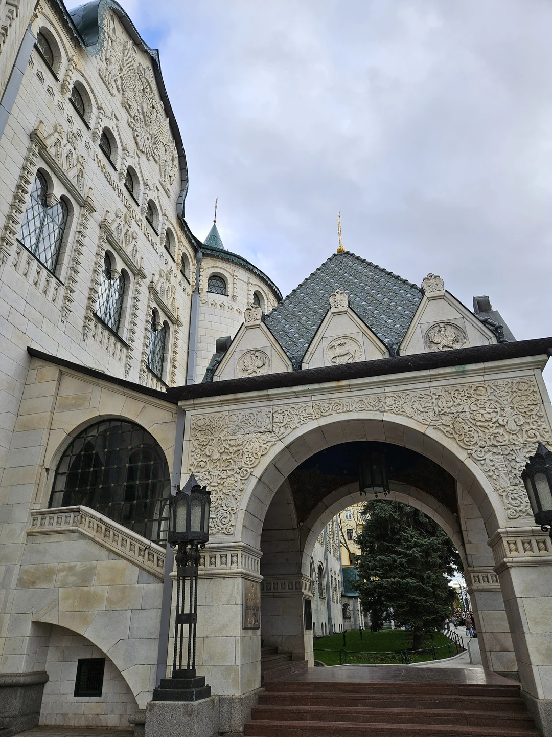 Очень приятная, интересная экскурсия. Не перегружена информацией. Хороший маршрут, можно пройти потом самостоятельно.