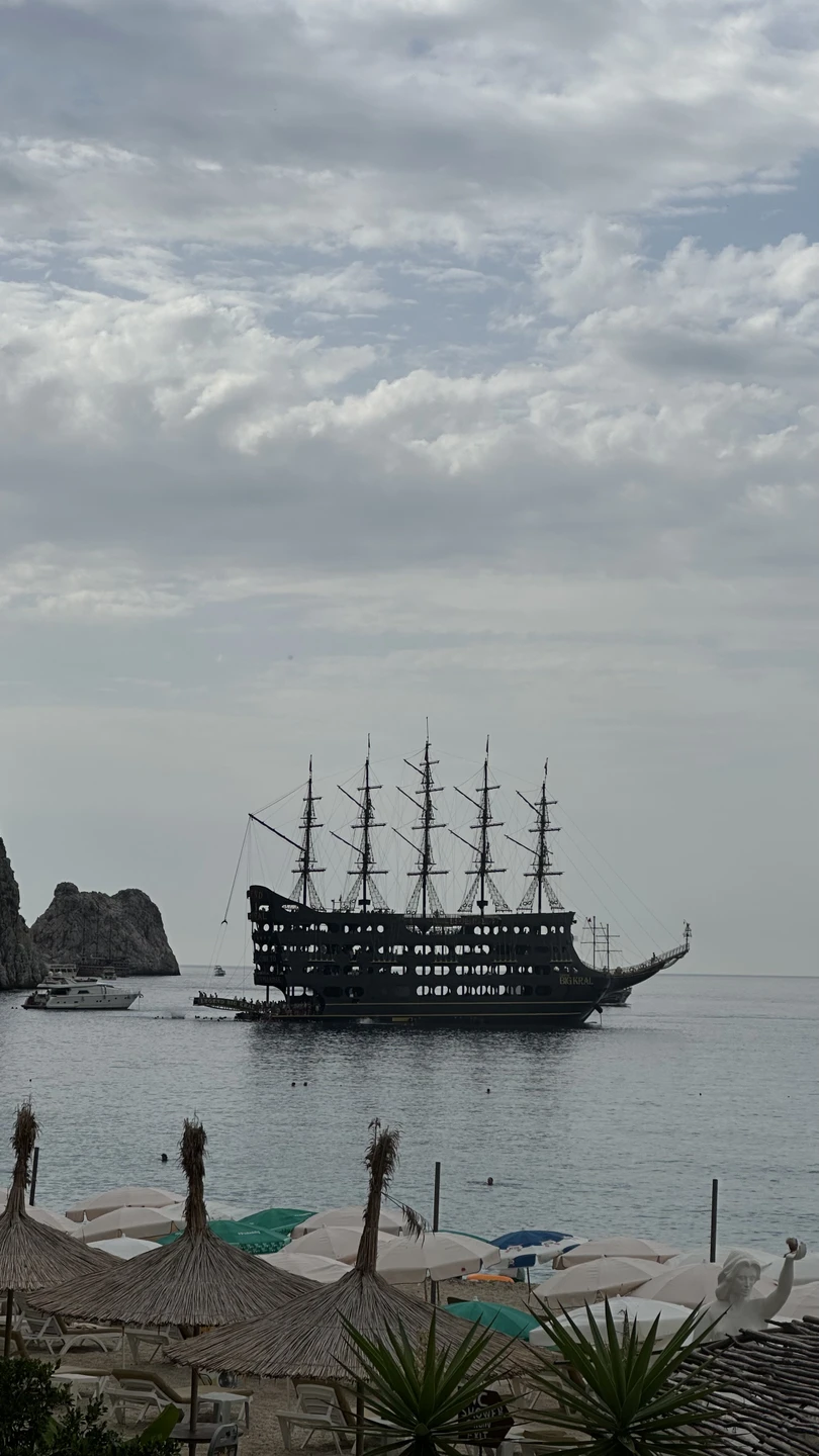 Были на экскурсии с родителями. Все прошло замечательно. Мила - гид, очень приятная и отзывчивая. Трансфер