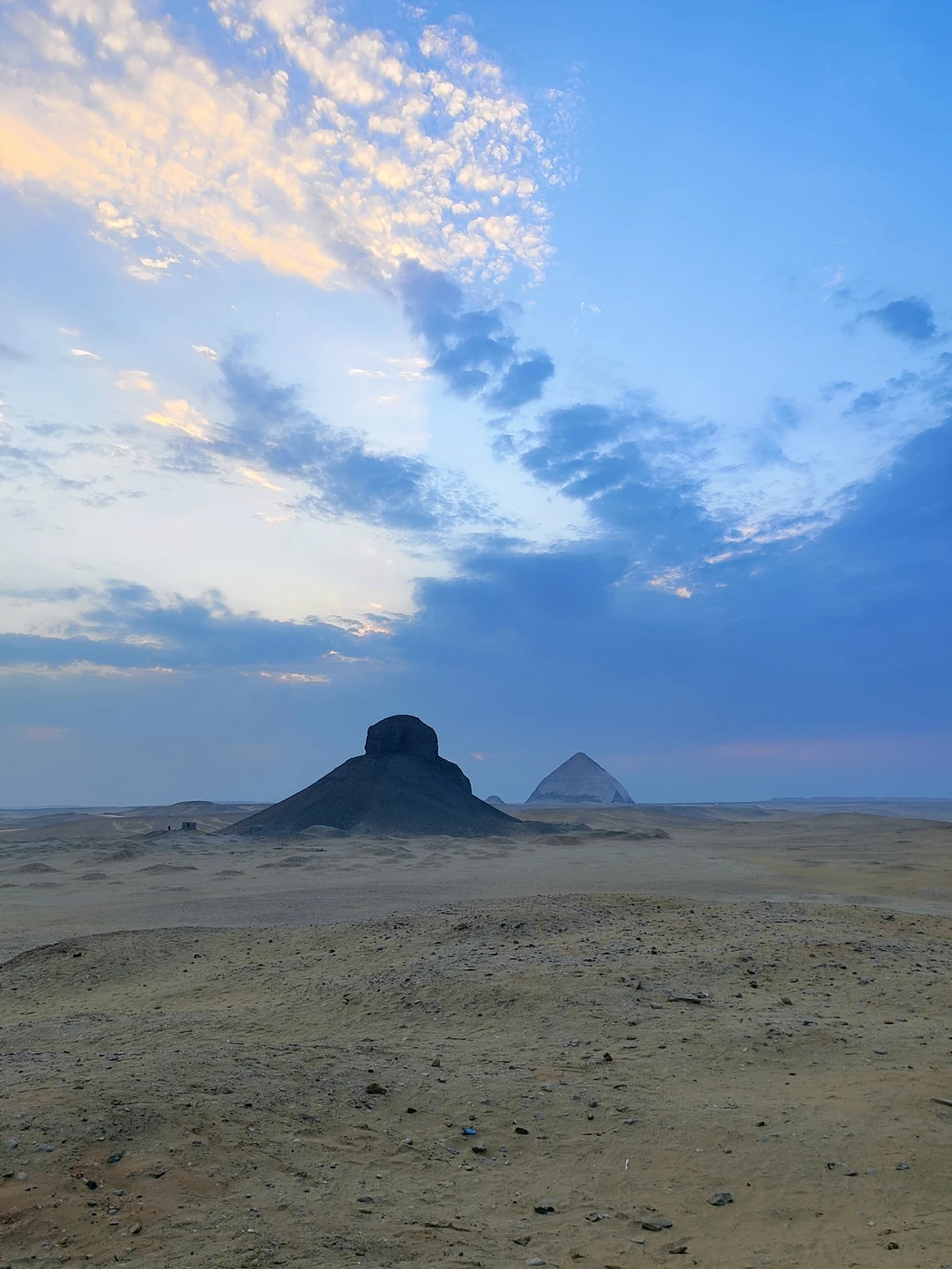 Очень хорошая экскурсия для тех, кто устал от толпы туристов в Египте. Есть возможность побывать в