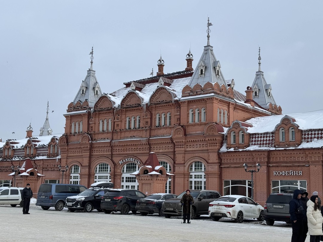 Сергиев Посад: возле стен монастырских (Сергей)