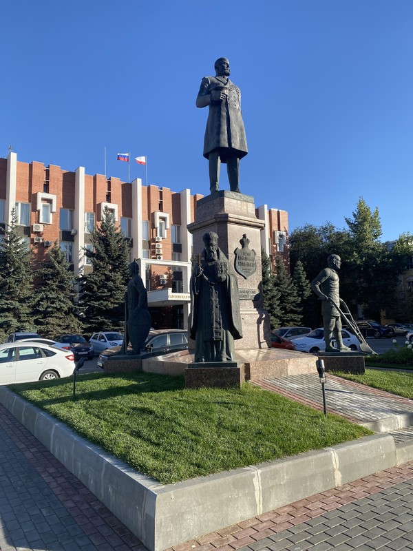 Саратов, история, тропики: экскурсия по городу с посещением лимонария