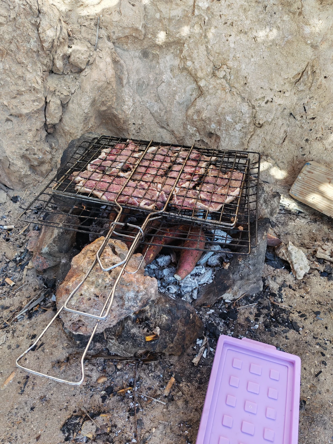 Нам очень понравилось отдыхать с Мустафой - весь день чувствовали себя, окружённые заботой и вниманием. Это