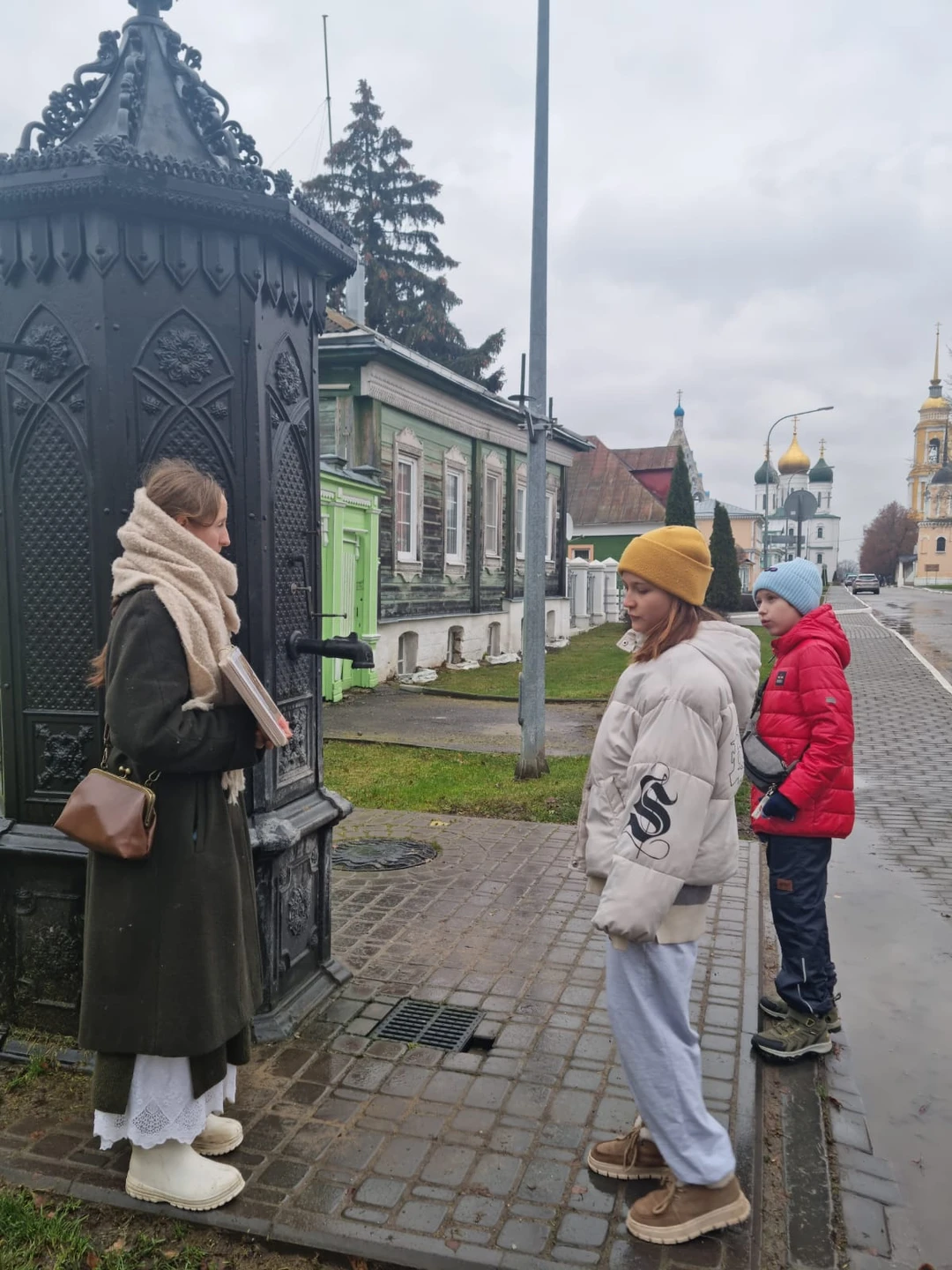 Превосходную программу провела для 11-летних детей в ужасную погоду великолепная Варвара