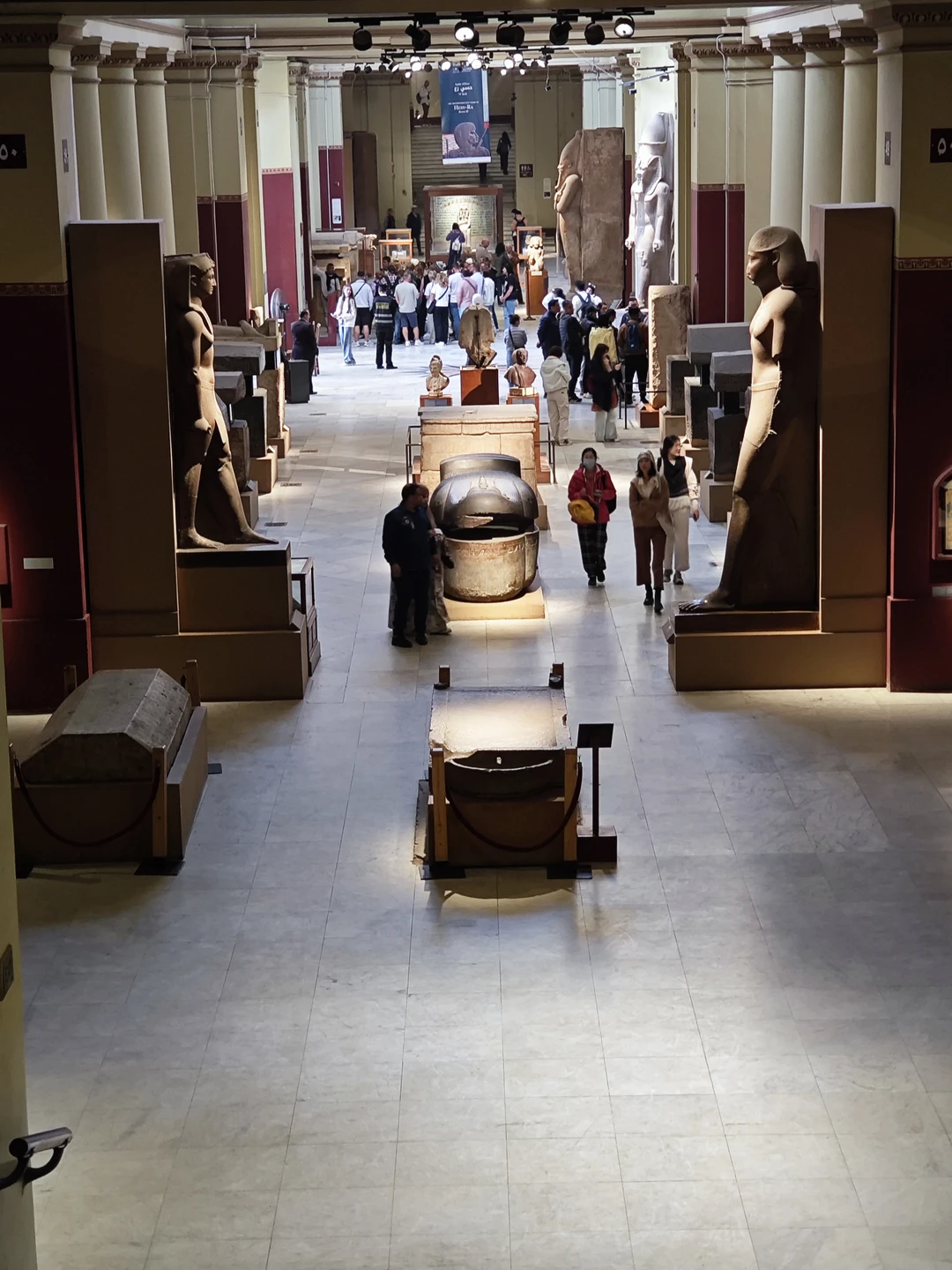 Ставлю твердые 5 звёзд организатору экскурсии Махмуду. За день до экскурсии приехал к нам в отель