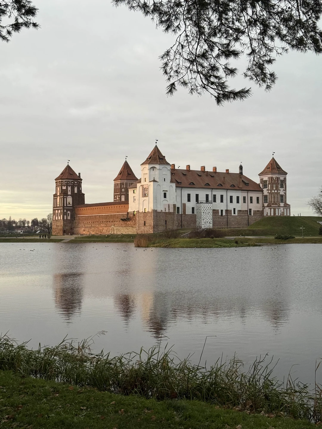Отличная экскурсия. Все понятно. Доступно. Удобный большой автобус. Обед за 25 руб выше всяких похвал. Однозначно