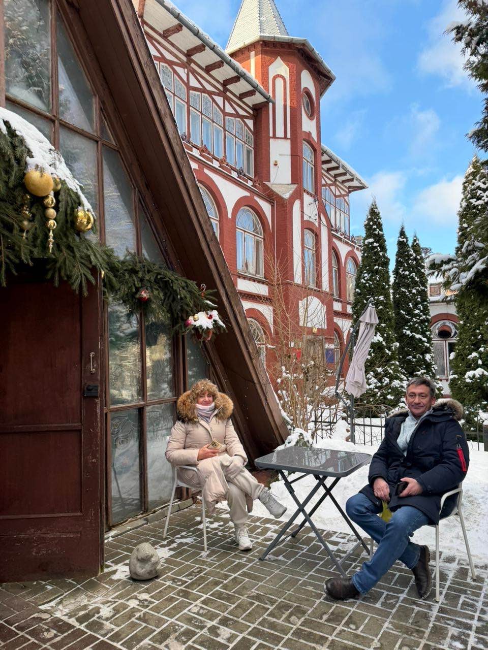 Замечательная экскурсия, да еще и с комфортом. Гид Ксения очень приветливая, улыбчивая, интересный рассказчик. В непринужденной