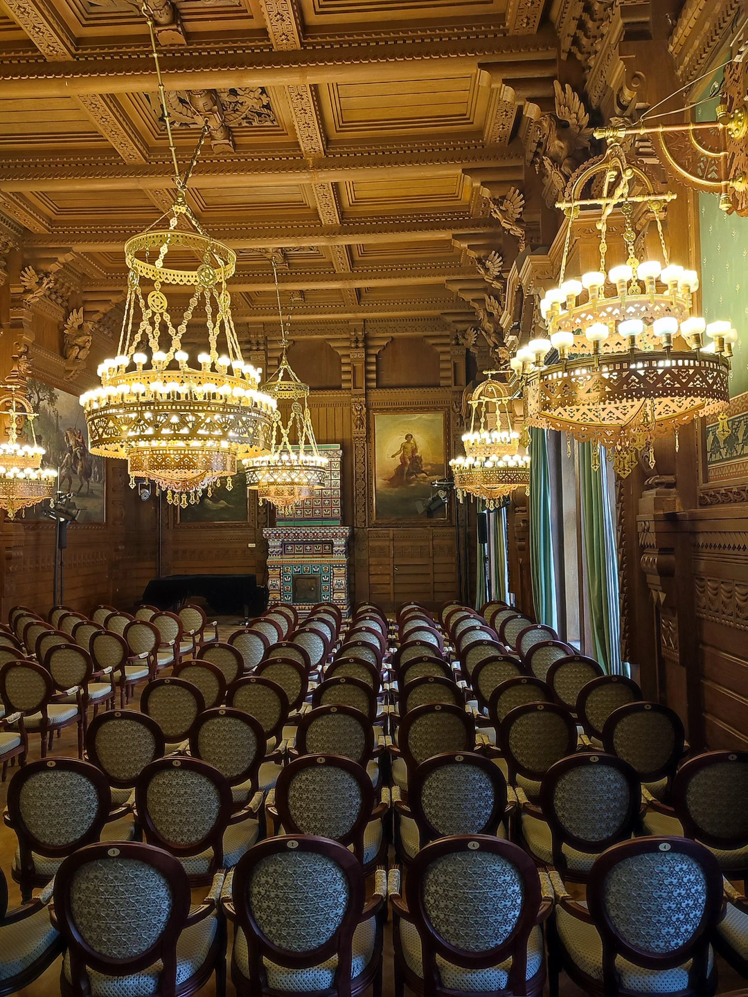 Очень понравилось. Большое спасибо работникам музея за увлекательную экскурсию, побывали в прекрасных залах - красивых, ярких