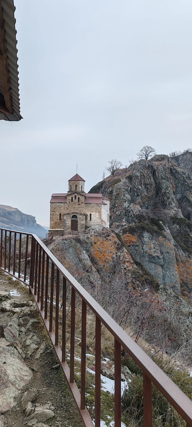 Вчера вернулись с экскурсии на Домбай. Все прошло отлично 👌 Гид Иван был великолепен. Это настоящий