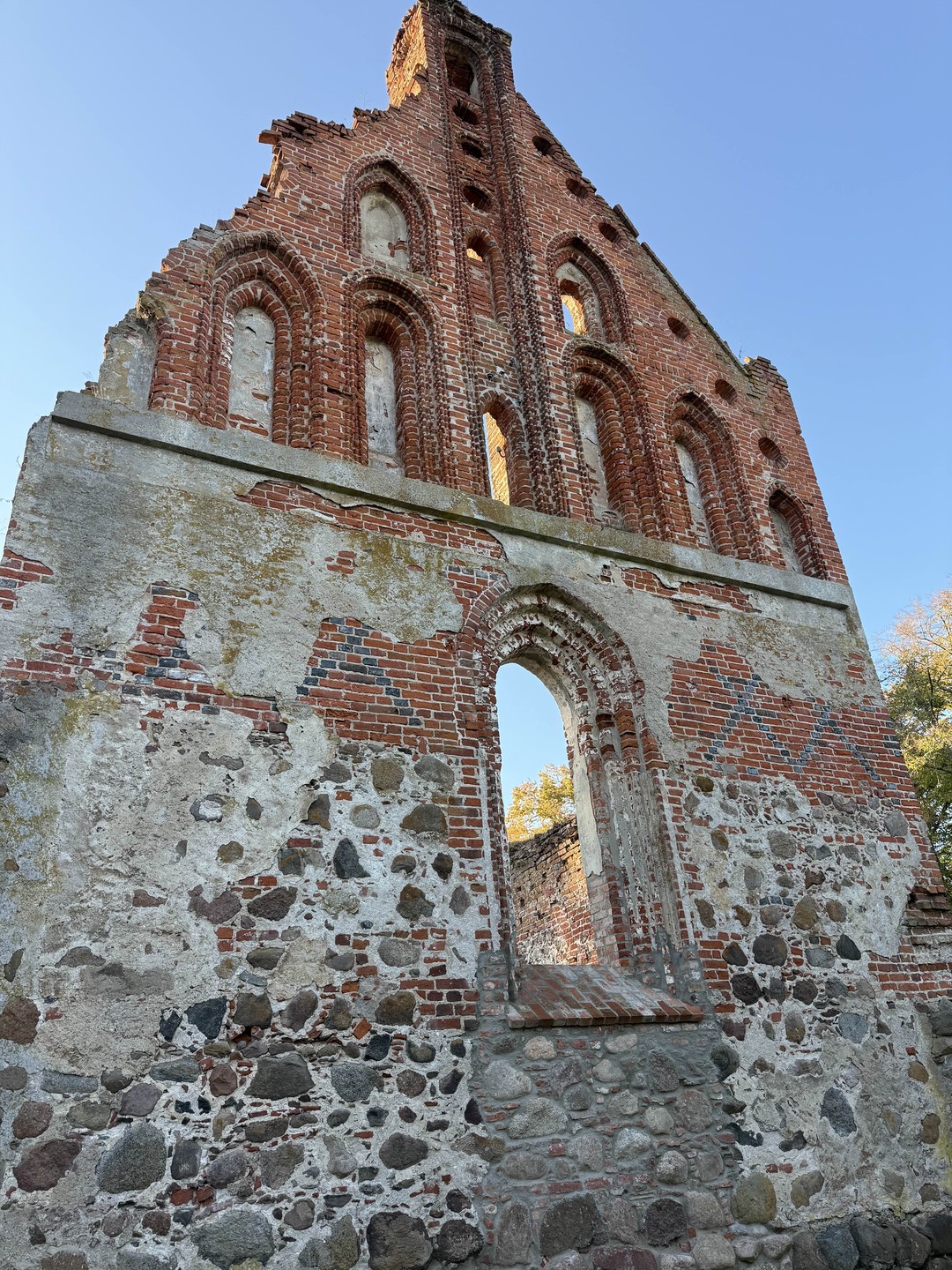 Тайны Восточной Пруссии: легенды, артефакты и места силы (Светлана)
