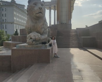 Душанбе: площадь Дусти, национальная библиотека, городской сад, музей и чайхана