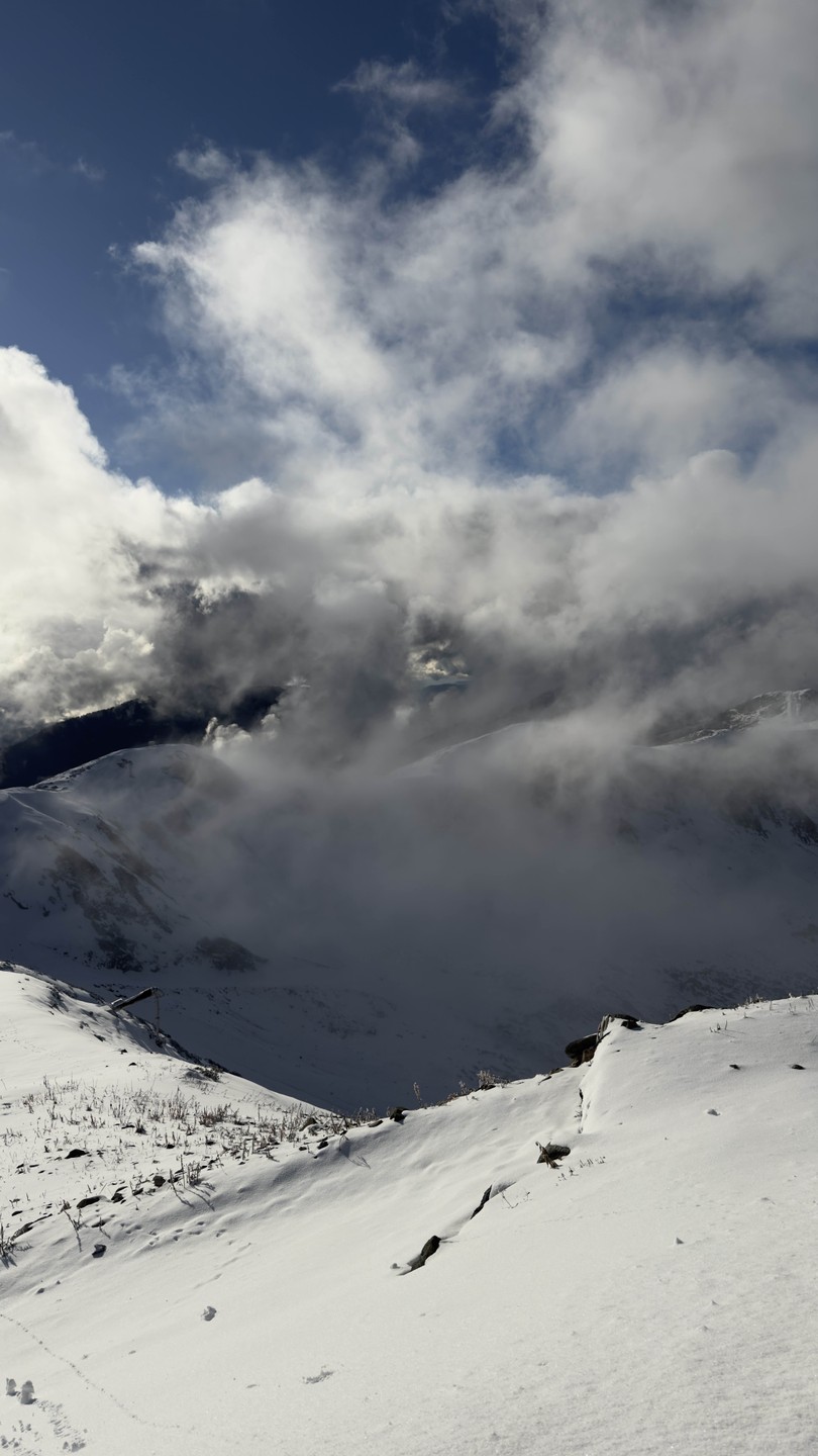Все очень хорошо организовано) экскурсовод вообще просто супер)) мы хоть и не первый раз на поляне но все равно было очень интересно)