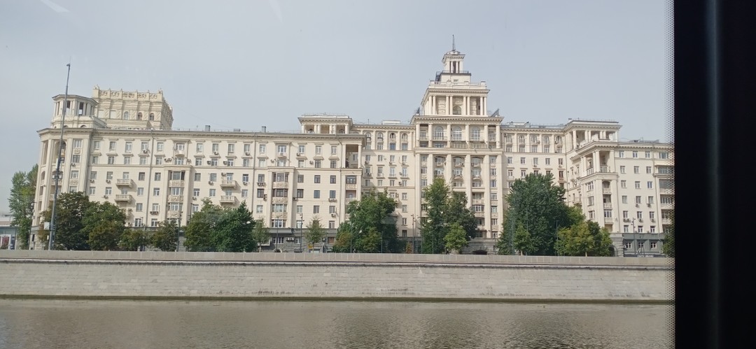 К небоскрёбам по Москве-реке - путешествие в мир облаков (Ольга)