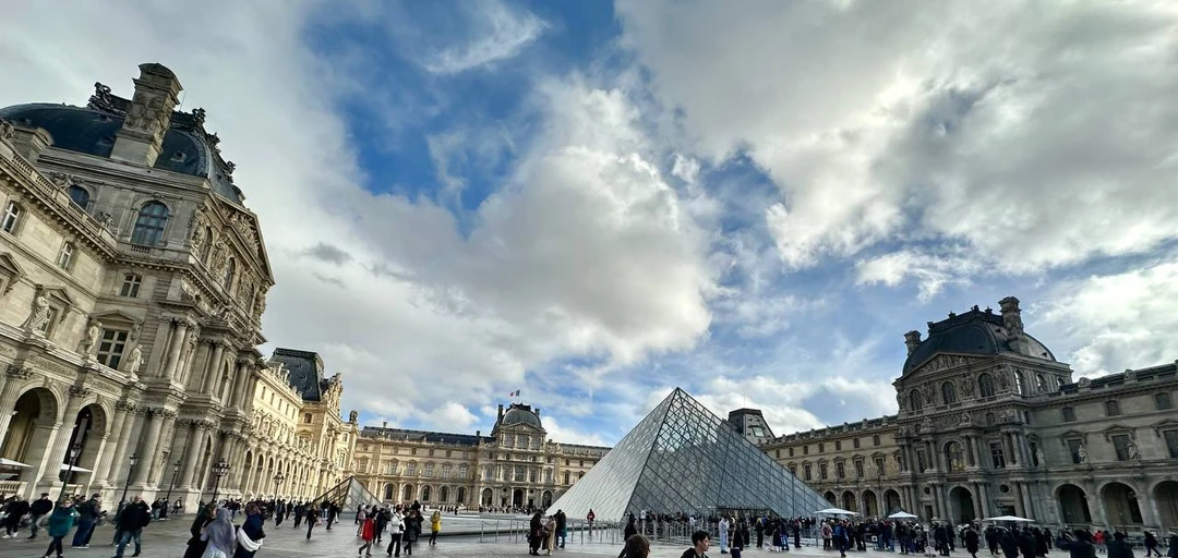 На Анастасии была большая ответственность — познакомить нас с Парижем и влюбить в него (мы с