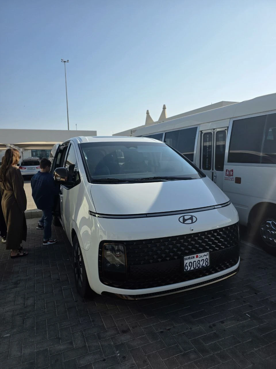 Брали индивидуальную экскурссию по Катару. Встретили на микроавтобусе с шампанским и фруктами. Все было интересно и