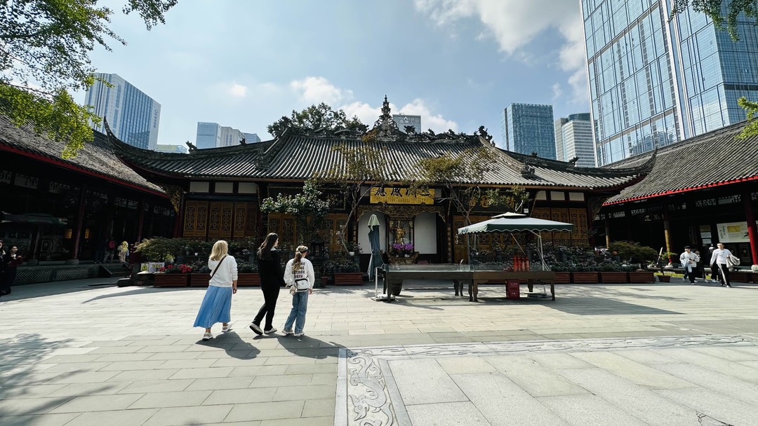 Спасибо Ольге за такую замечательную, познавательную и интересную экскурсию. Прекрасный рассказчик и собеседник. Сразу нашла общий