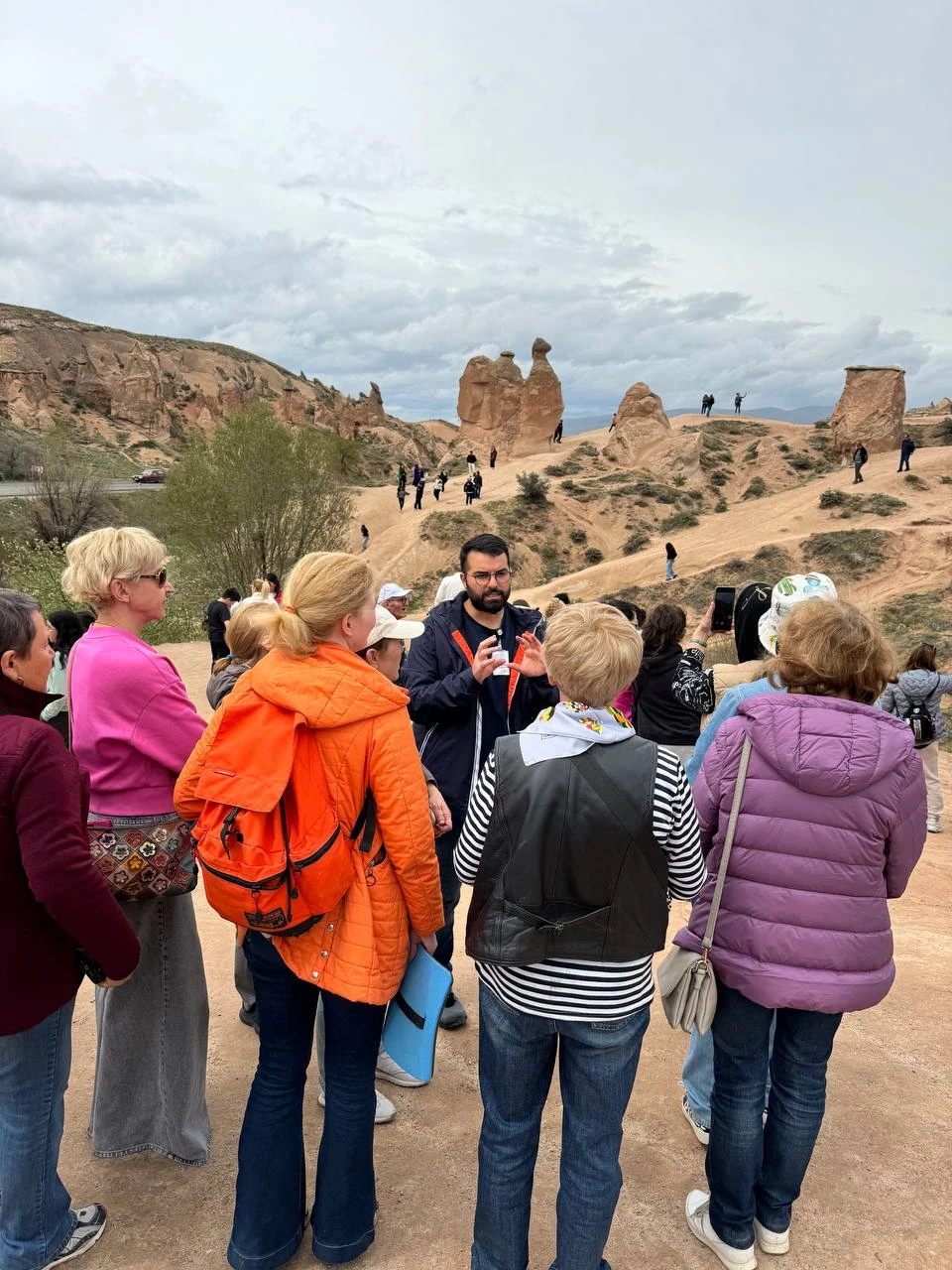Мурат отличный гид,очень ответственный, пунктуальный, много знает,хорошо говорит по русски. Очень милый, чувствуется, что любит Каппадокию
