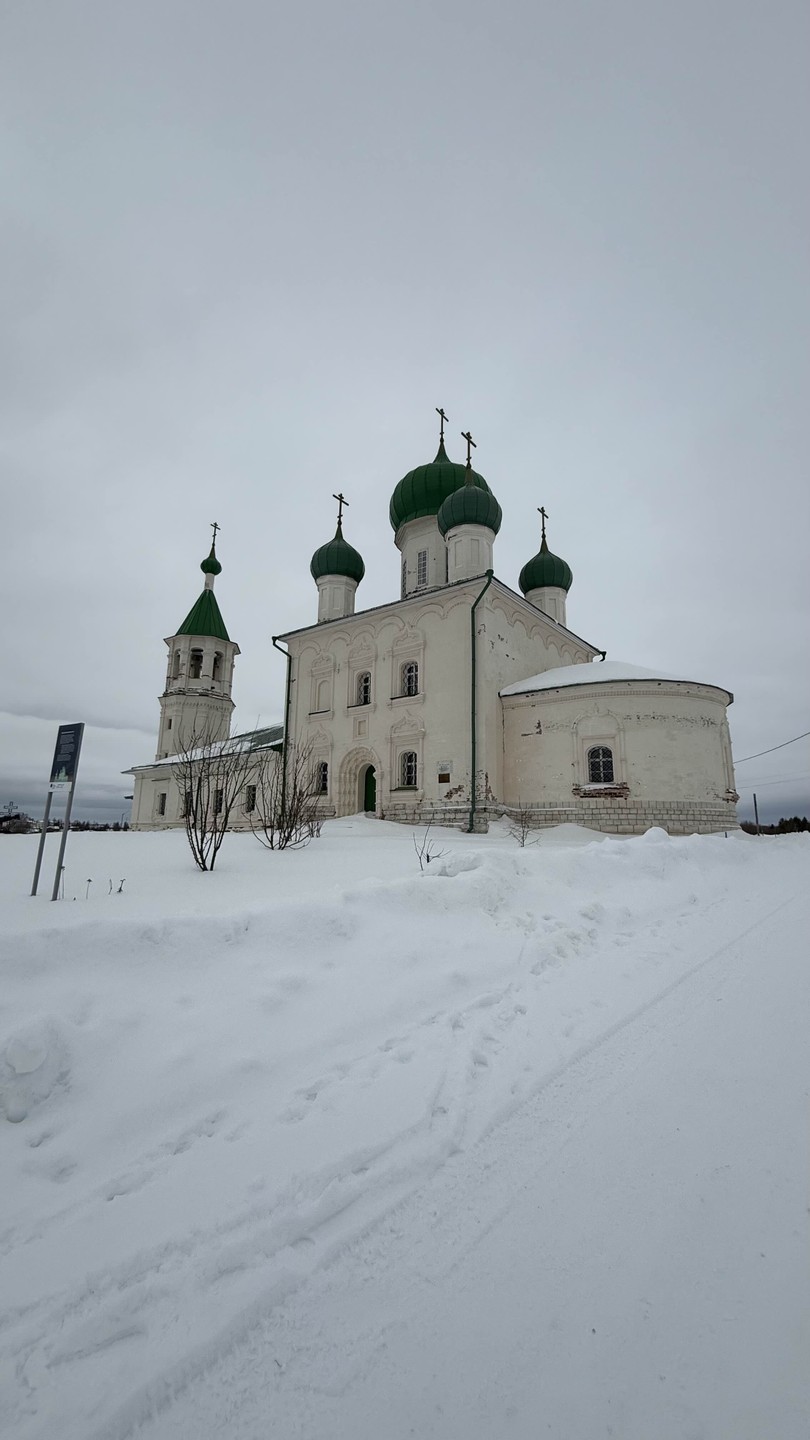Очень давно хотела побывать на родине Ломоносова, а тут еще и множество старинных храмов по дороге