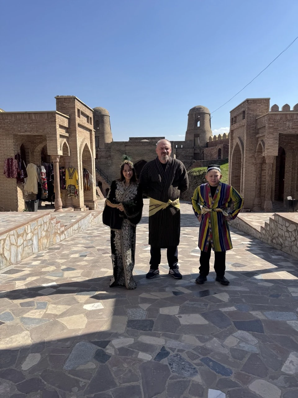 Хочу поблагодарить Хуршеда и всех кто с ним работает за организацию экскурсии. Легко, ненавязчиво, гид в