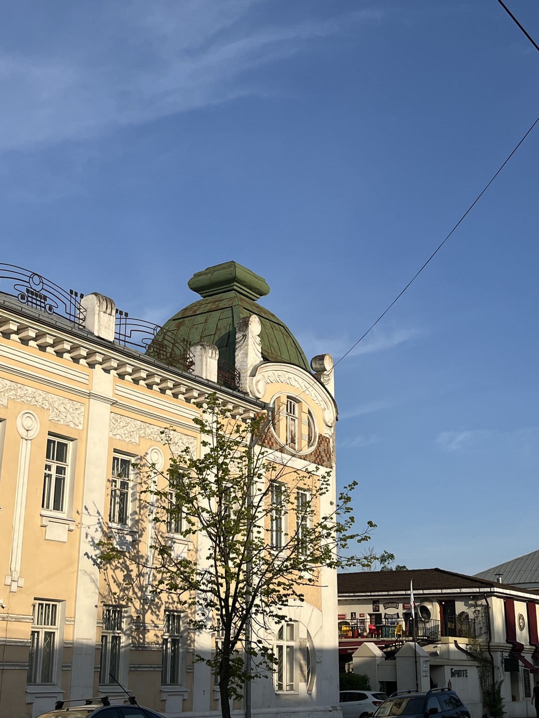 Приехали с подругами в Ярославль на пару дней. Искали обзорную экскурсию без особого акцента на летопись города и церки