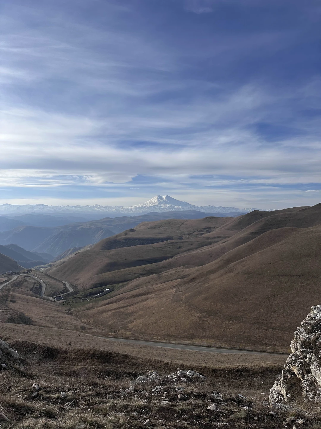 Прекрасный гид Александр, все комфортно, понятно, безопасно. Насыщенно, красивые виды, повезло с погодой, увидели Эльбрус. Поселили