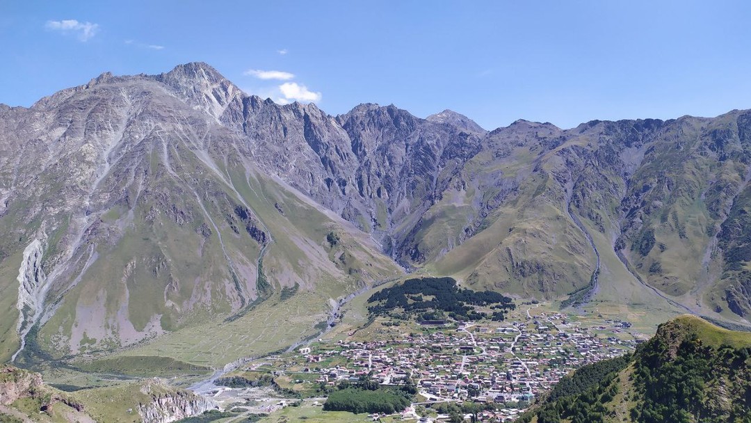 У нас была индивидуальная экскурсия с Ольгой. Нам очень понравилось. Было интересно, насыщенно и комфортно. Потрясающие места, дух захватывает!