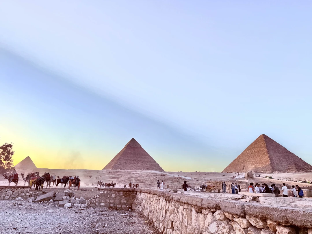 Новый музей впечатлил! вообще грамотно составлен маршрут. гид очень интересно рассказывал! пирамиды-очень понравились,вообще впечатлений масса! стоит