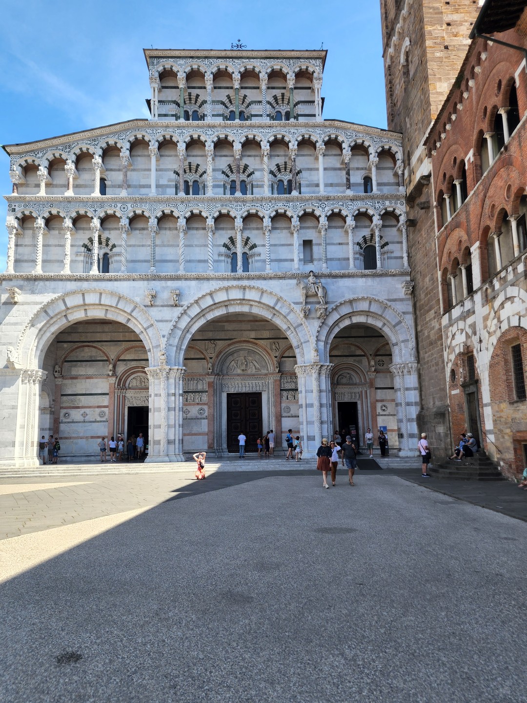 Марианна очень своеобразный экскурсовод