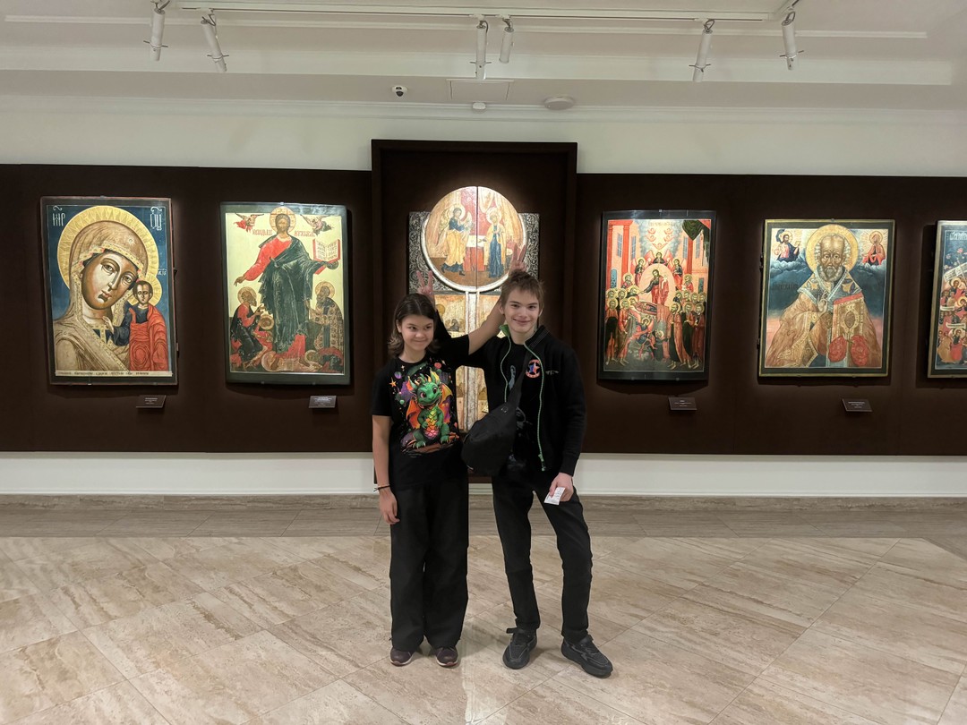 Сегодня были на экскурсии с 4 детьми (10-16 лет). Подростки, мне кажется, сложная аудитория в данной