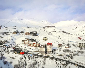 Склоны в Гудаури, Троицкая церковь и вид на Казбек