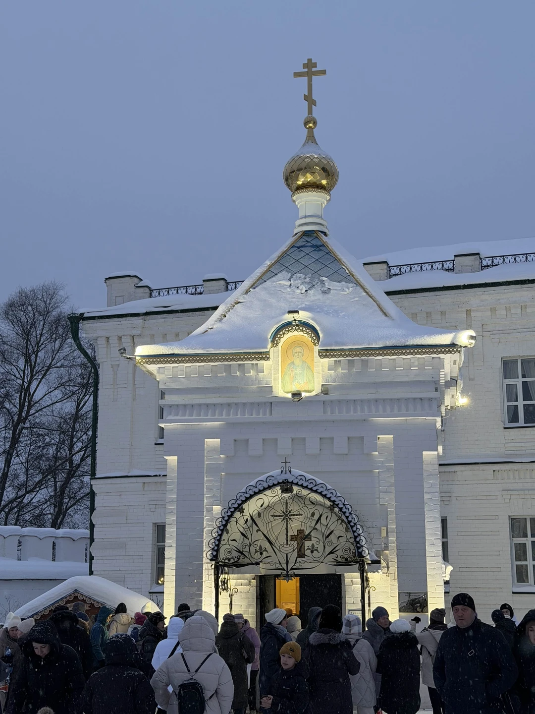 Экскурсовод Александр. Огромная благодарность и аплодисменты экскурсоводу! Прекрасный рассказчик! Я второй раз на экскурсии в Свияжск