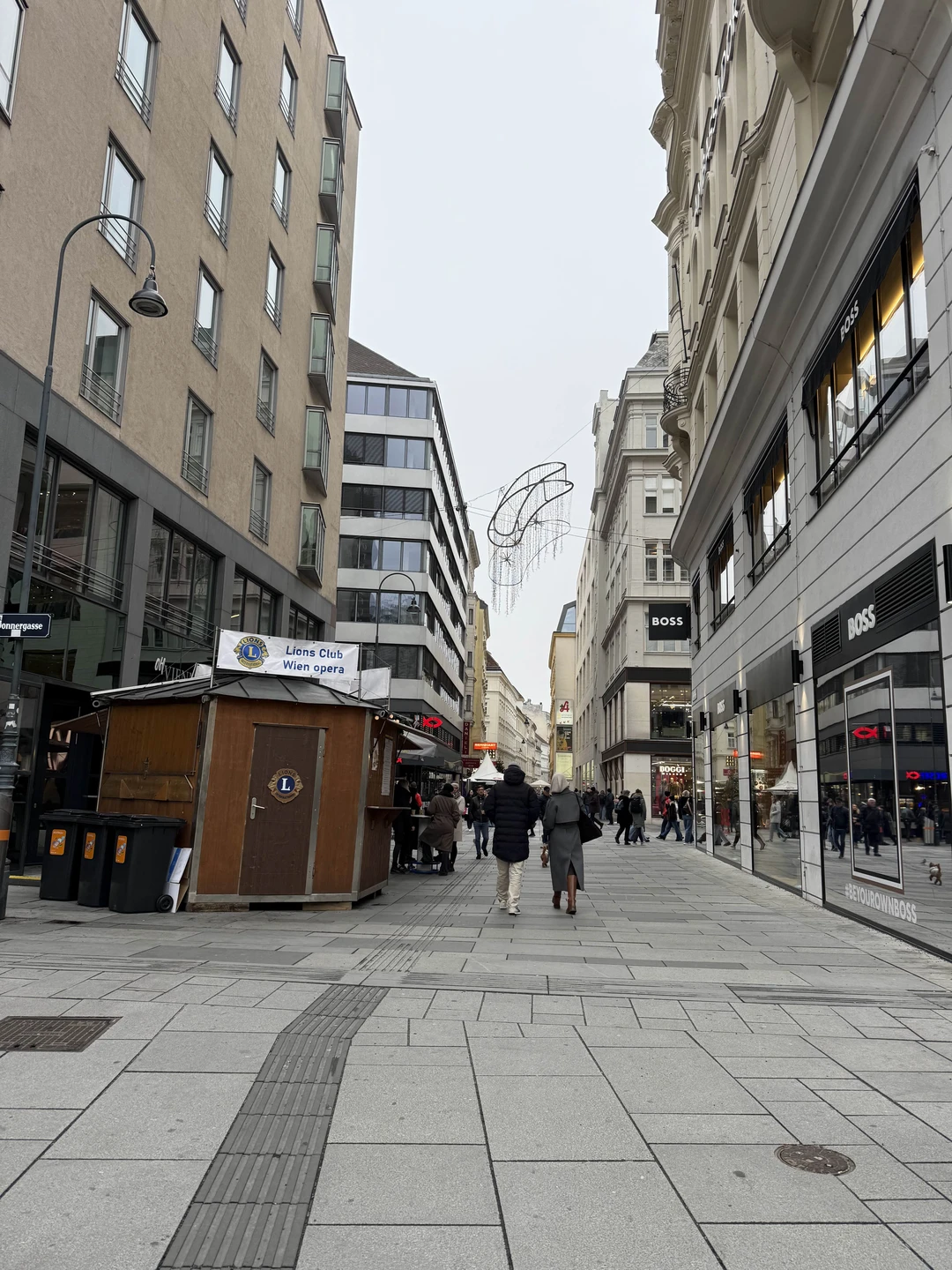 Очень понравилась экскурсия, продуманный и необычный маршрут, Светлана сделала это интересно, дала кучу рекомендаций. Рекомендуем!