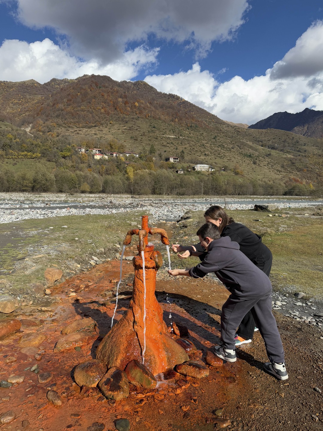 Казбеги: главные и нетуристические тропы (Анна)